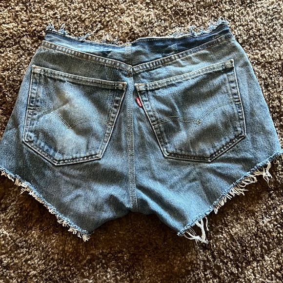 Levi’s size 28 - Picture 2 of 2